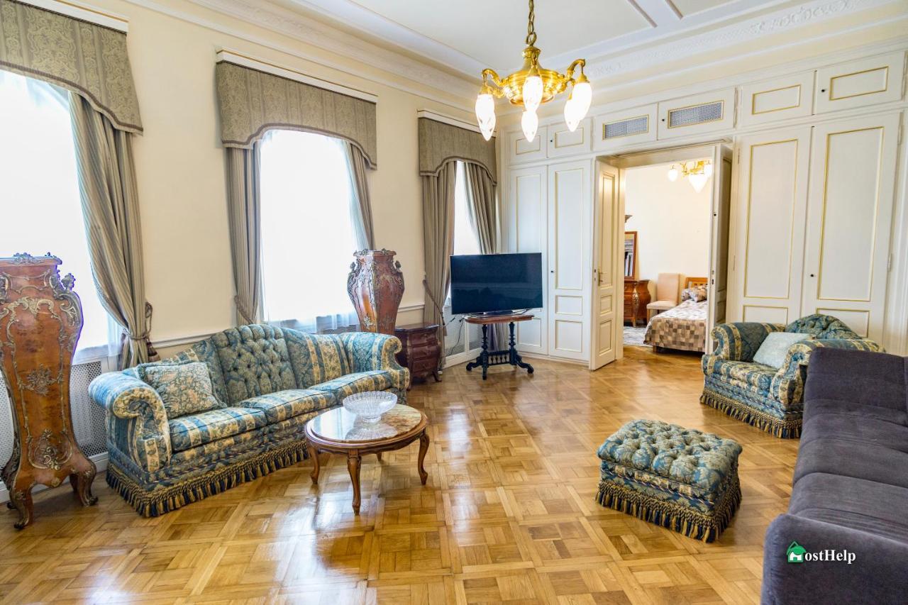 Villa With Hot-Tub, Terrace And Garden, Wenceslass Square Prag Dış mekan fotoğraf