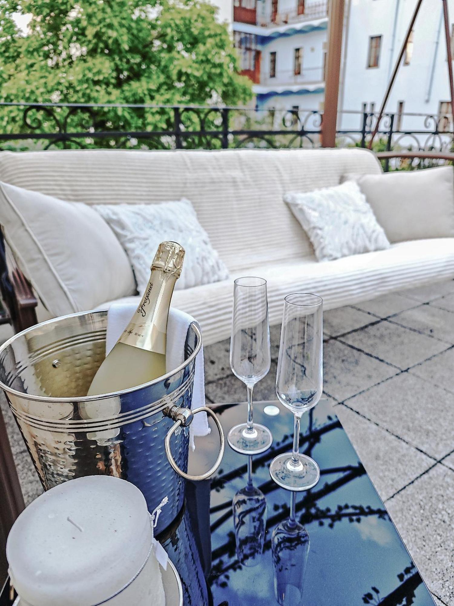 Unique Location With Hot-Tub, Terrace And Garden Villa Prag Dış mekan fotoğraf
