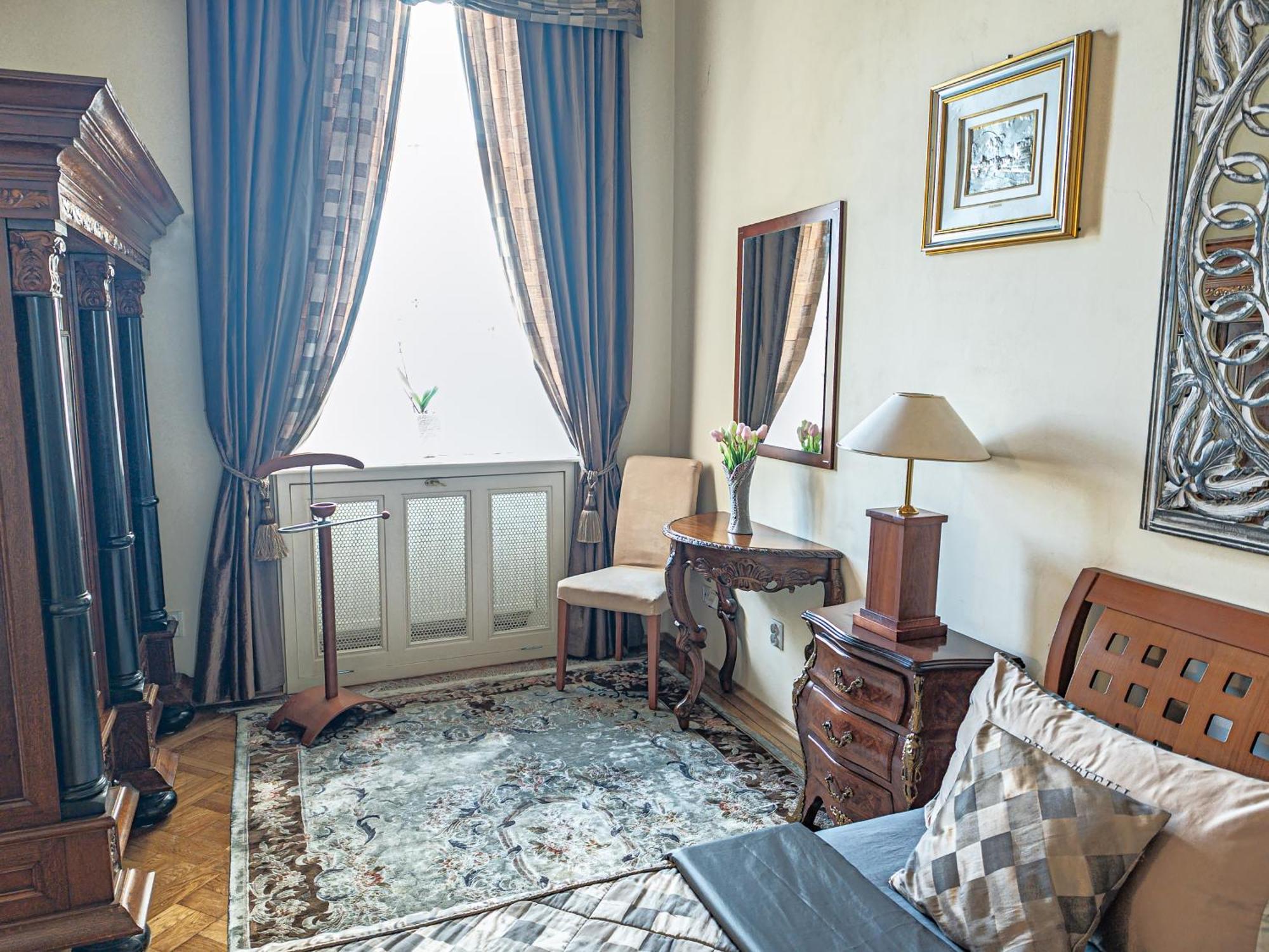 Villa With Hot-Tub, Terrace And Garden, Wenceslass Square Prag Dış mekan fotoğraf