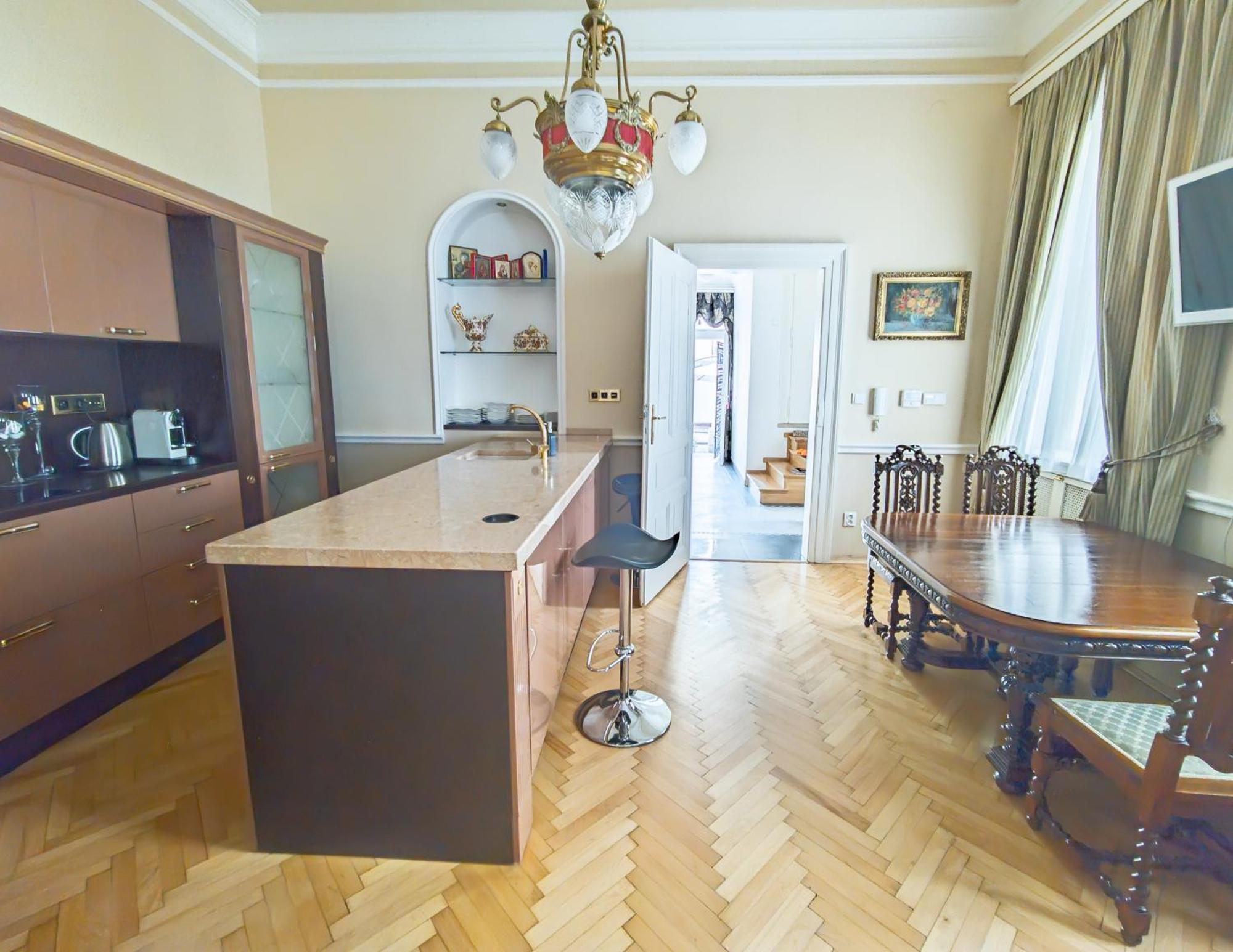 Villa With Hot-Tub, Terrace And Garden, Wenceslass Square Prag Dış mekan fotoğraf