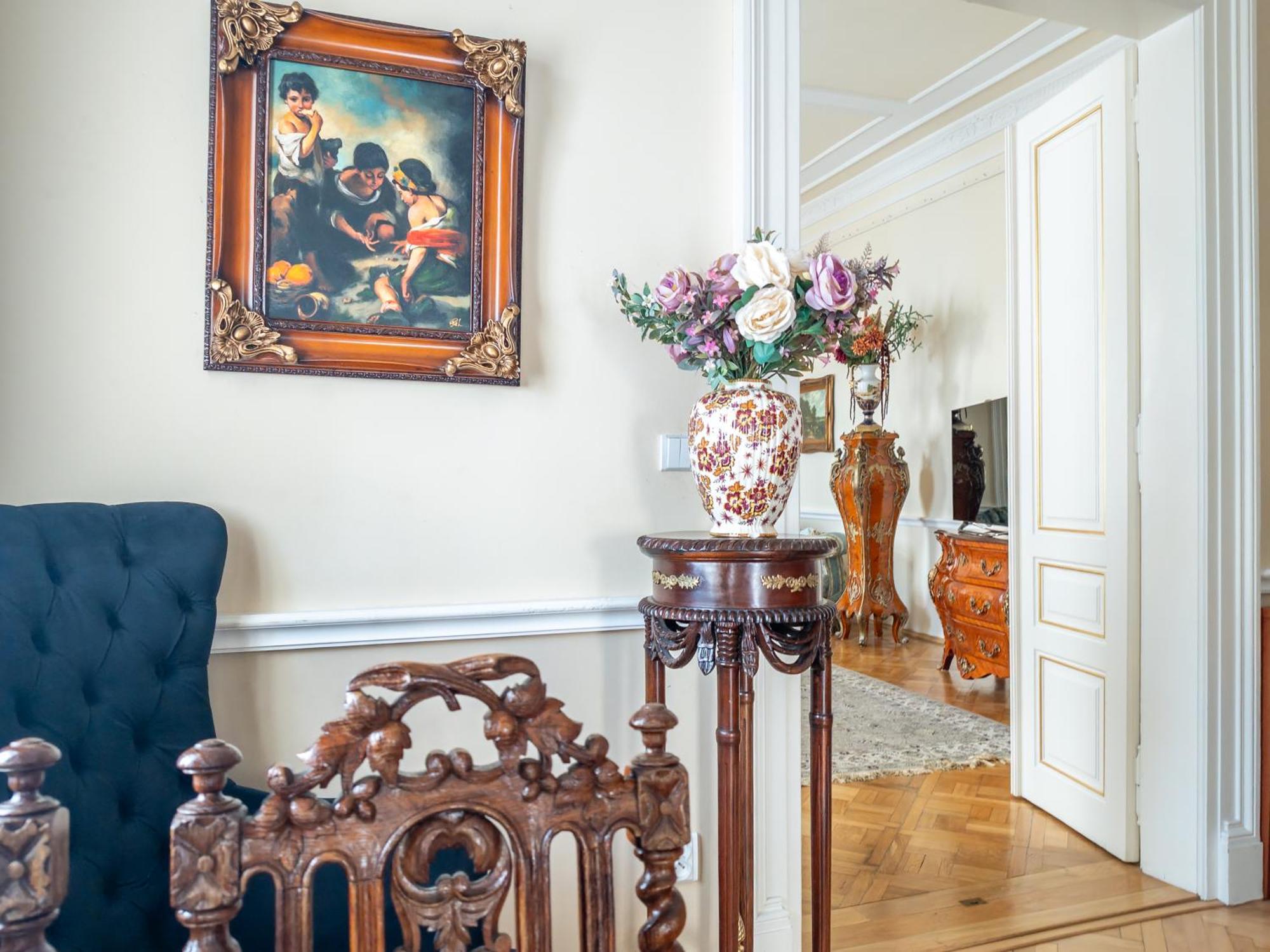 Villa With Hot-Tub, Terrace And Garden, Wenceslass Square Prag Dış mekan fotoğraf