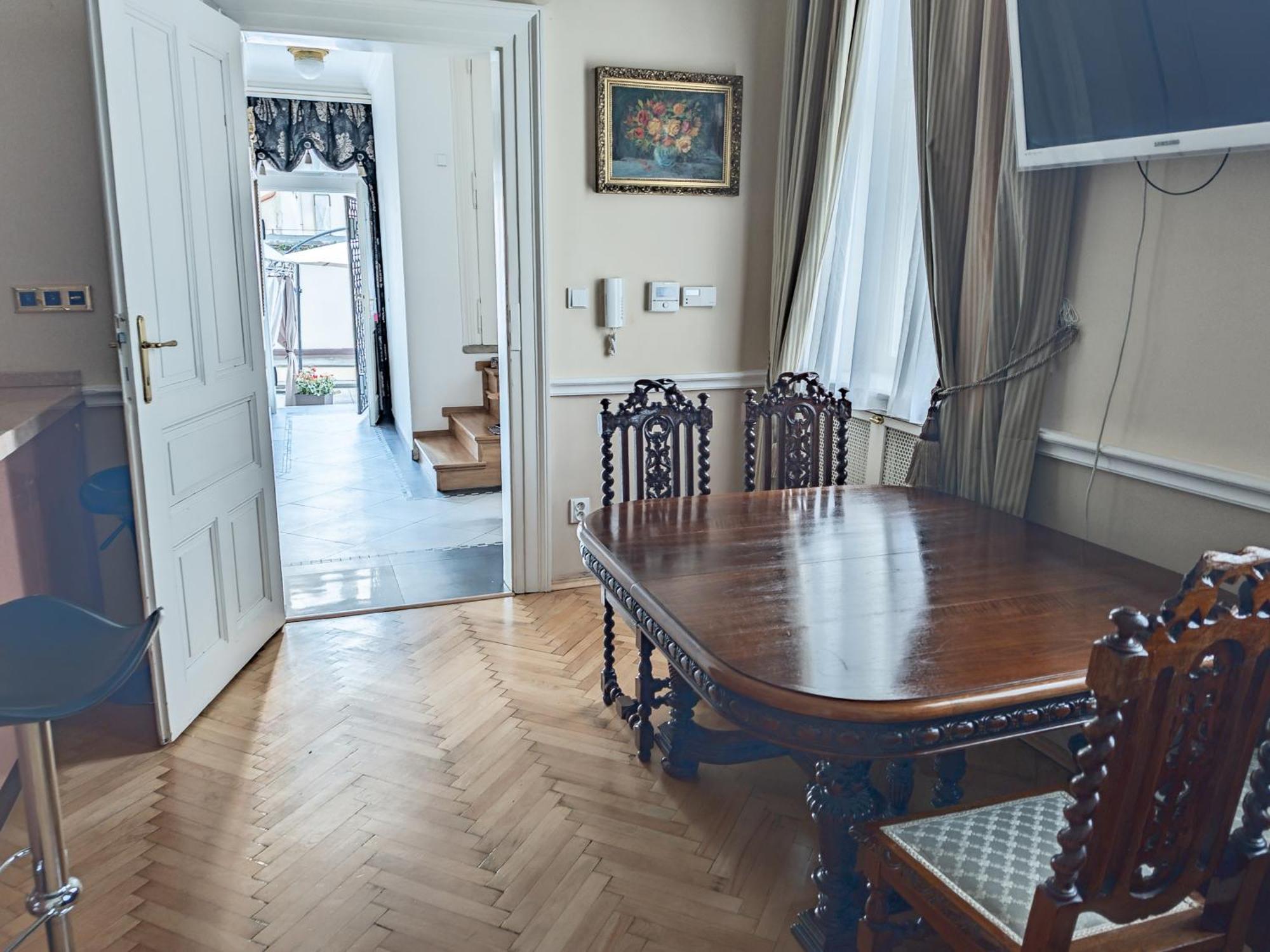 Villa With Hot-Tub, Terrace And Garden, Wenceslass Square Prag Dış mekan fotoğraf